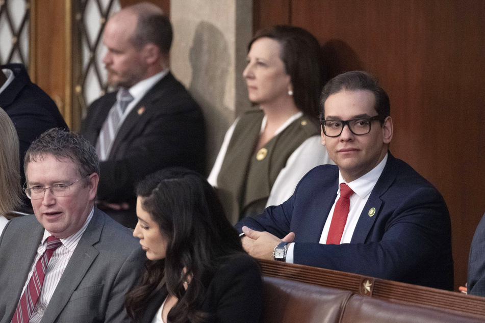 Representative George Santos (r) has vowed to vote in favor
