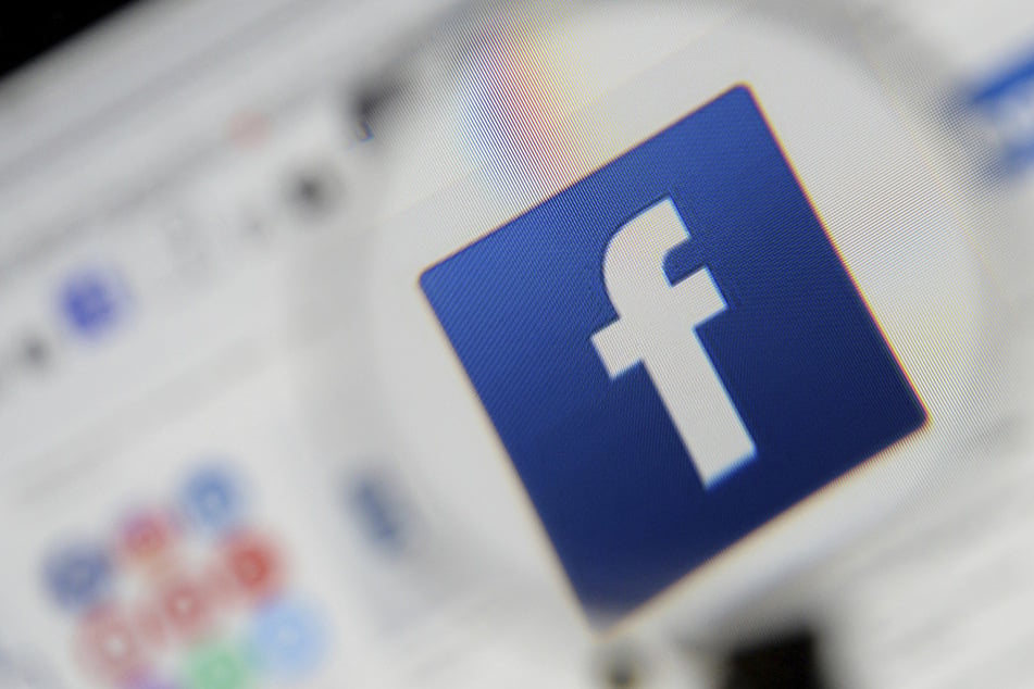 Facebook "knee-caps" its own fact-checking with new setting for users