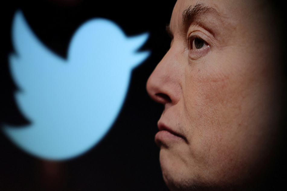 Elon Musk's Twitter takeover begins with top executives gone