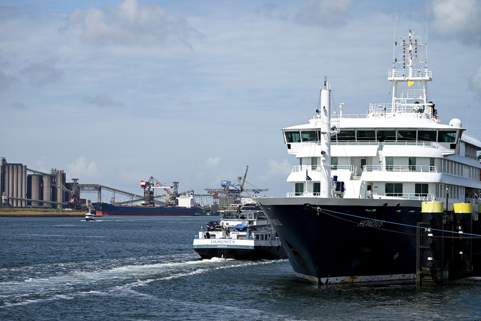 Dutch health officials clear hantavirus-hit cruise ship to sail again