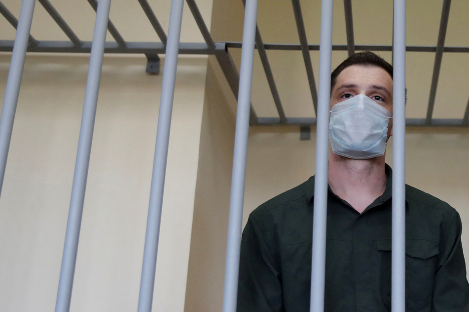 Russia and US carry out surprise prisoner swap