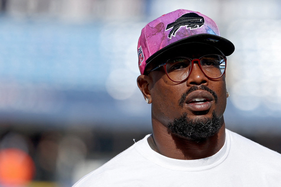 Arrest warrant issued for Buffalo Bills linebacker Von Miller