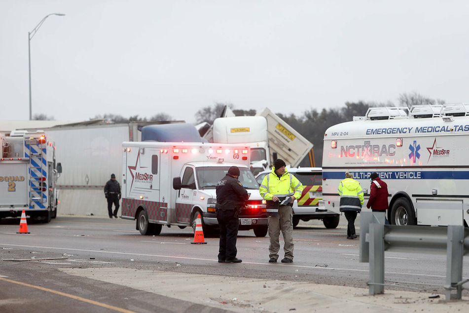 Nurse crawls out of traumatic Texas car pileup and then does something incredible!