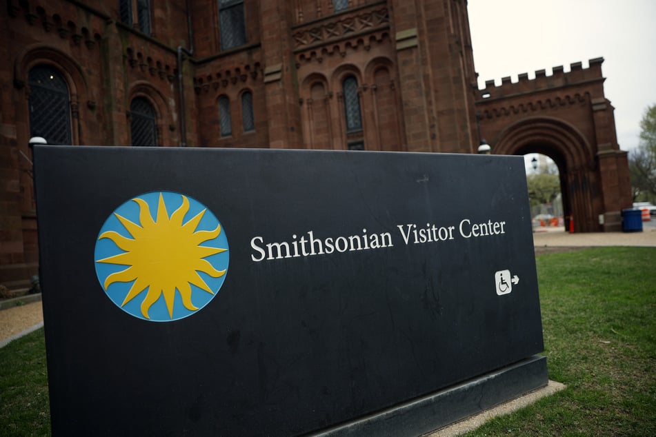 Trump administration to probe Smithsonian museums to remove "partisan narratives"