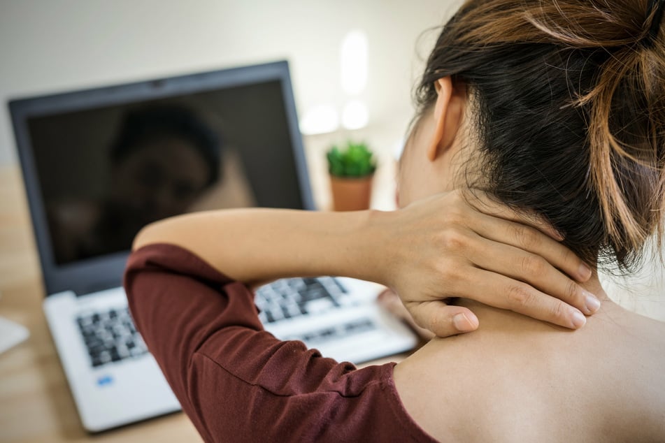 Perfect your posture with these five simple tricks and tips