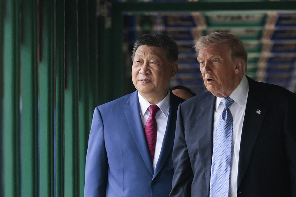 Less than a week after Xi Jinping (l.) and Donald Trump met in Beijing, China said that it's keen to work with Washington to reduce tariffs and end the trade war.