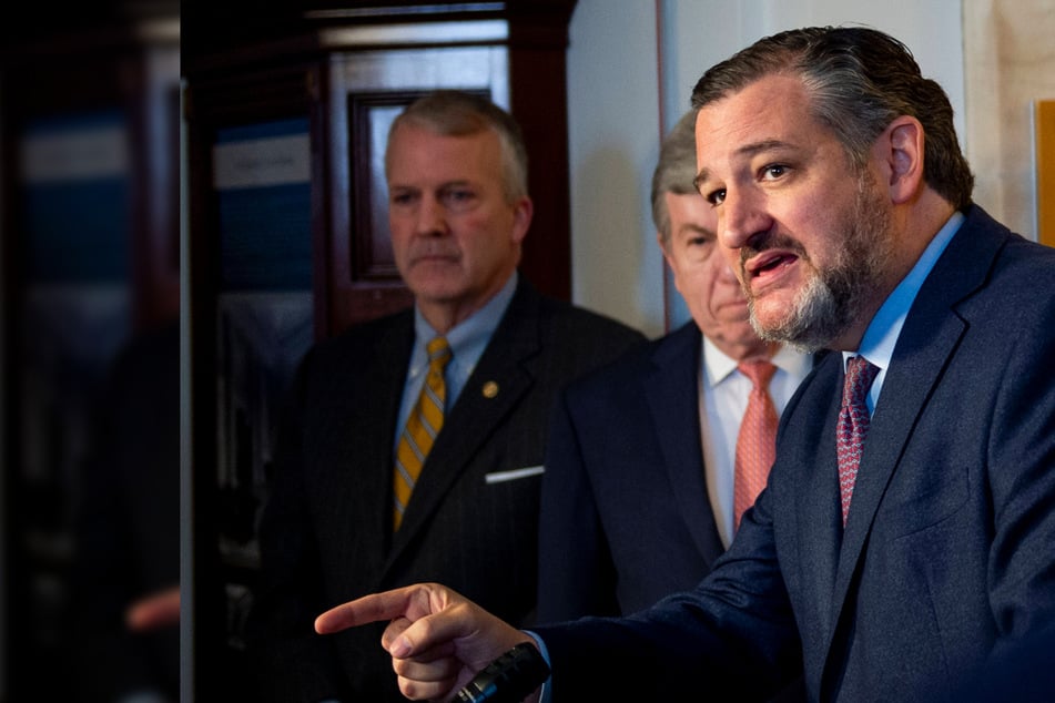 Ted Cruz asks Supreme Court to void anti-corruption campaign rule