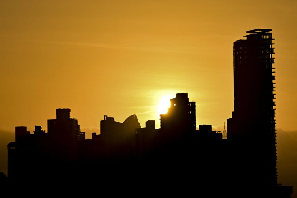 Researchers warn powerful El Niño could cause staggered number of heat-related deaths