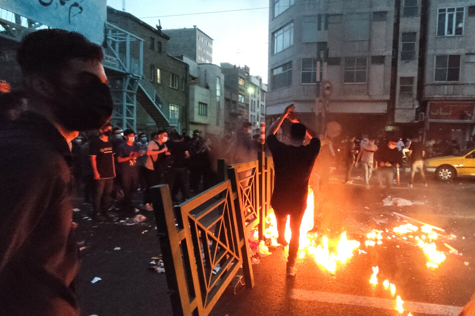 Iranian court orders US to pay billions over "material support" for massive 2022 protests