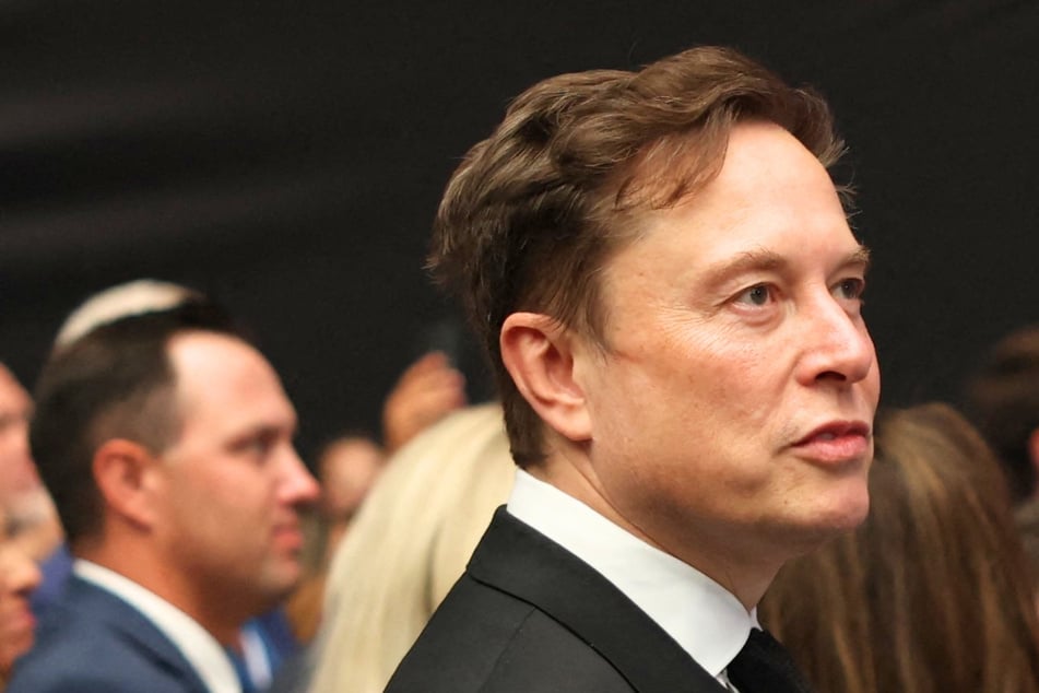 Elon Musk loses trillionaire status as SpaceX stock plummets