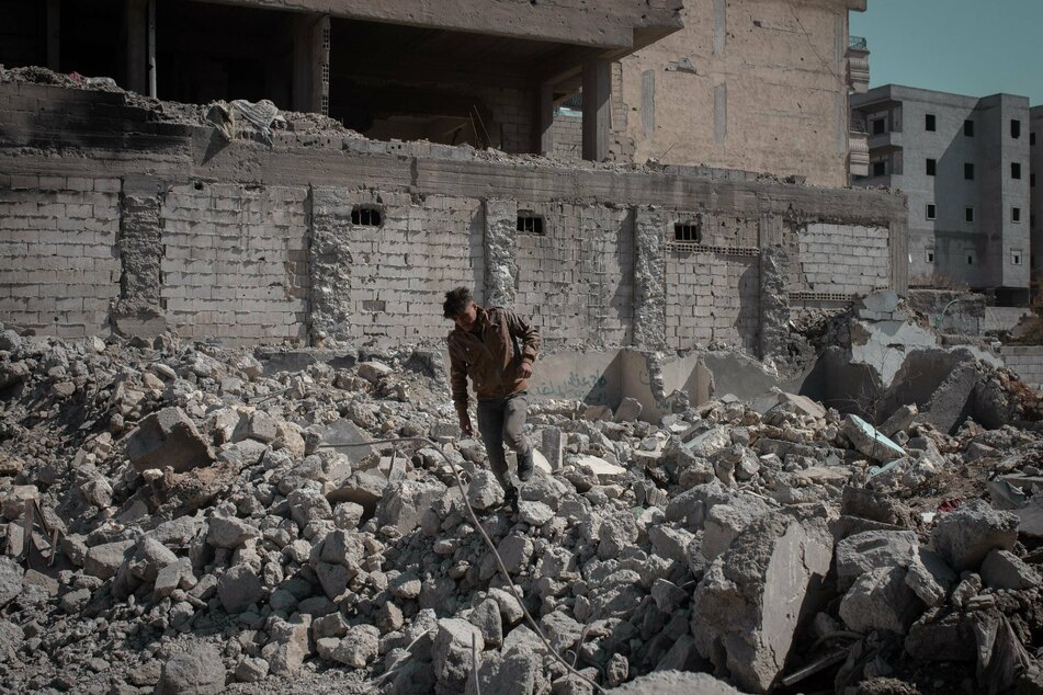 Islamic State "remains a threat," US envoy says