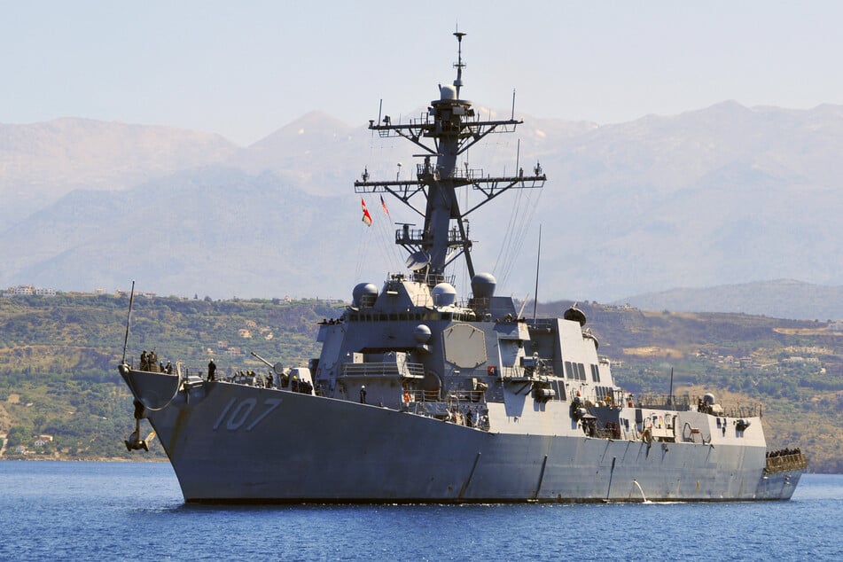 US destroyer shoots down Houthi missiles amid latest attack on commercial ship