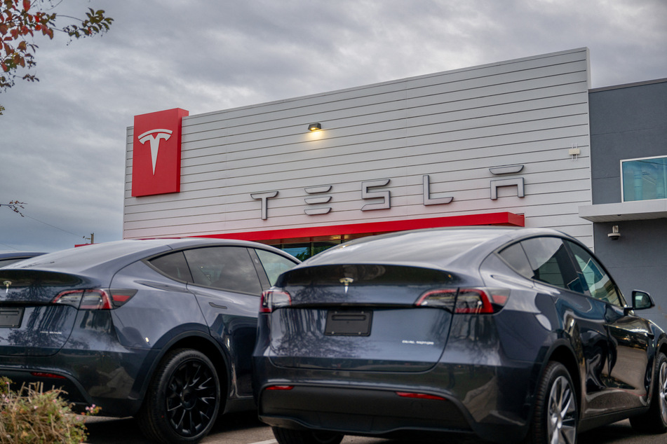 Tesla in danger of California ban as court rules on DMV "autopilot" lawsuit