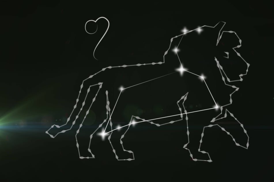Free Leo monthly horoscope for August 2025