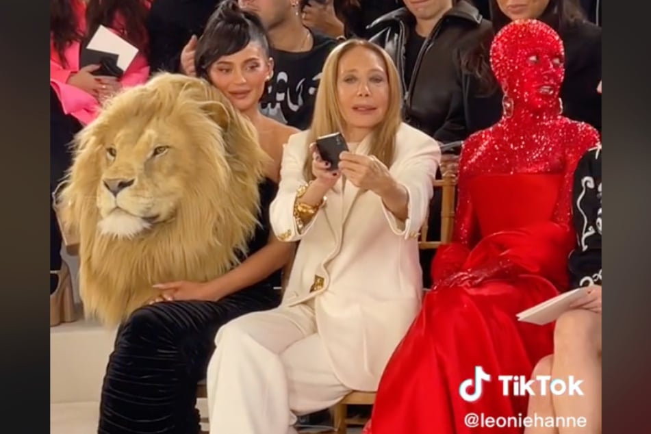 Doja Cat's glittering Fashion Week look breaks the internet!