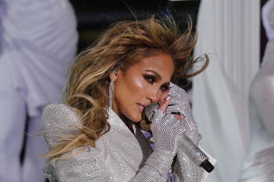 J.Lo's new Instagram post is raking in the likes, and it's easy to see why