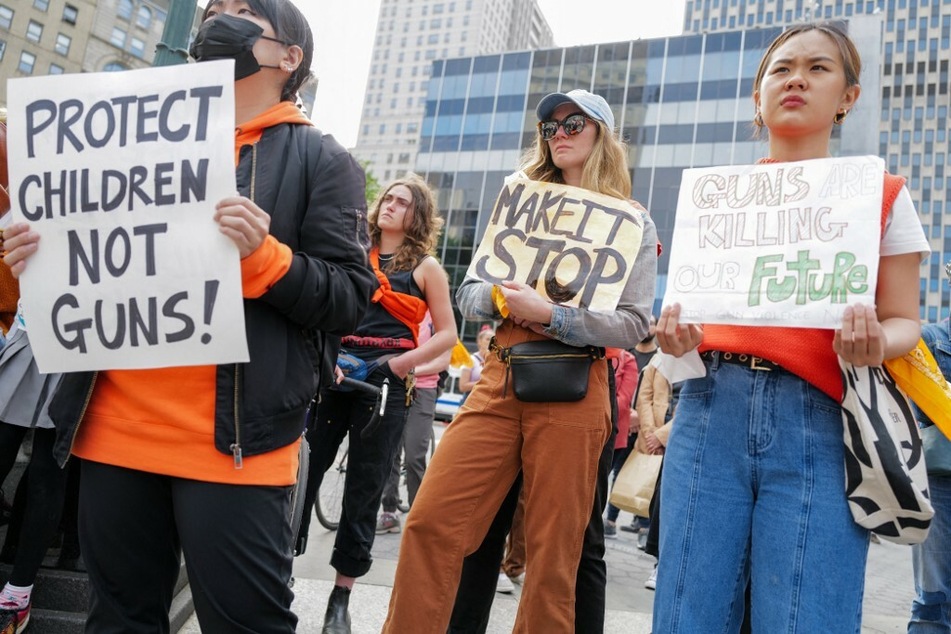 New York state passes new restrictions for guns and body armor