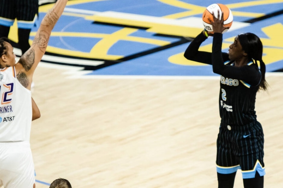 WNBA Finals: Chicago on the brink of their first title after cooling off the Mercury in game three