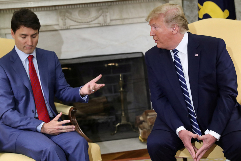 US President Donald Trump (r.) meets with then Canadian Prime Minister Justin Trudeau in the Oval Office of the White House on June 20, 2019.