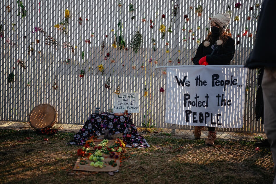 Judge blocks Trump's ban on lawmakers visiting and observing ICE detention camps
