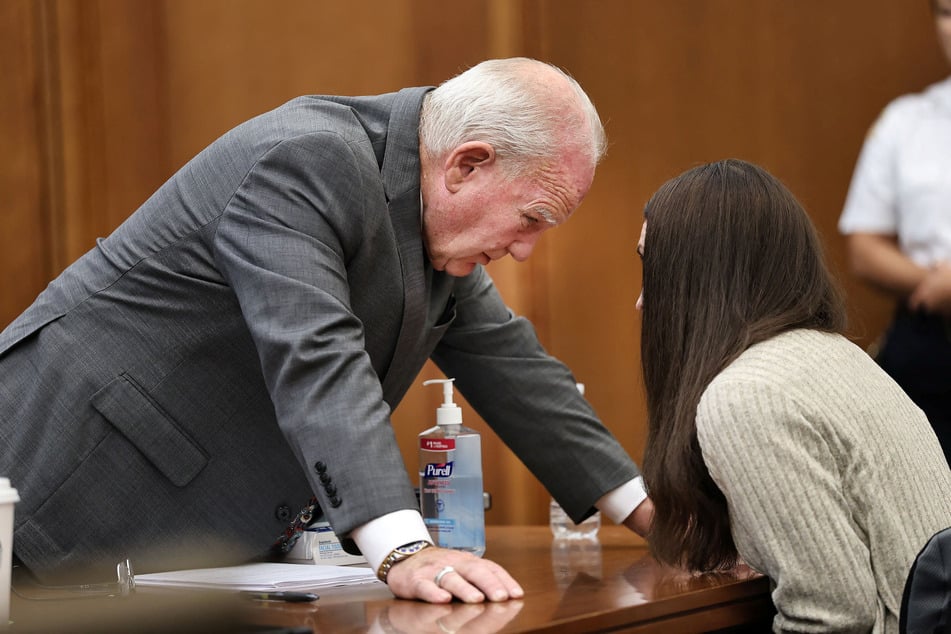 Defense attorney Kevin Reddington (l.) speaks to Lindsay Clancy in court on September 4, 2026. Judge William Sullivan declared a mistrial and dismissed the jury.