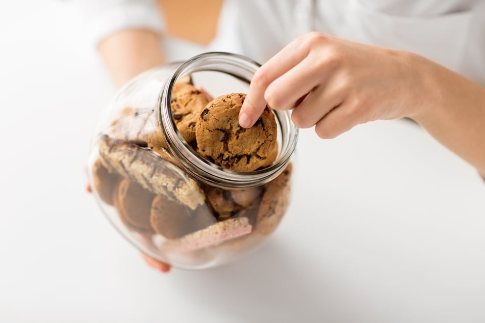 Are you ready to see what wild combination you can make with whatever's in your cabinet? Enter the kitchen sink cookie!