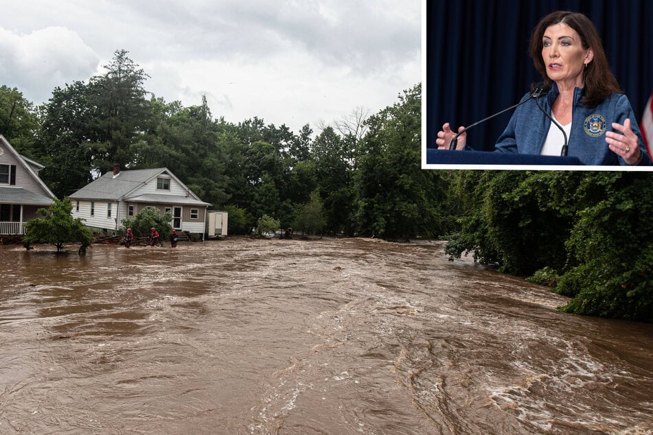 New York gets put under flood warning: "Please stay home"