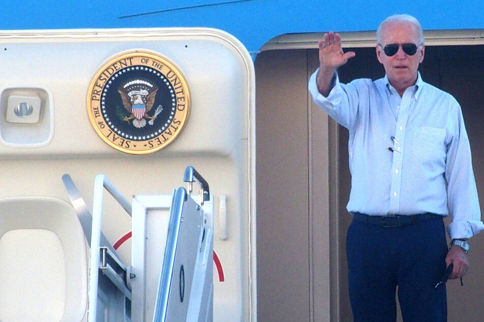 Biden heads west to assess wildfires and campaign for Governor Newsom
