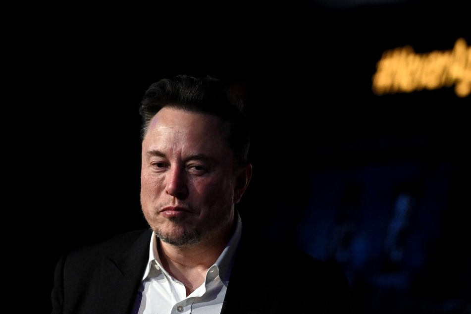 Starlink owner Elon Musk has denied claims that Russian troops are using the system in their attacks on Ukraine.