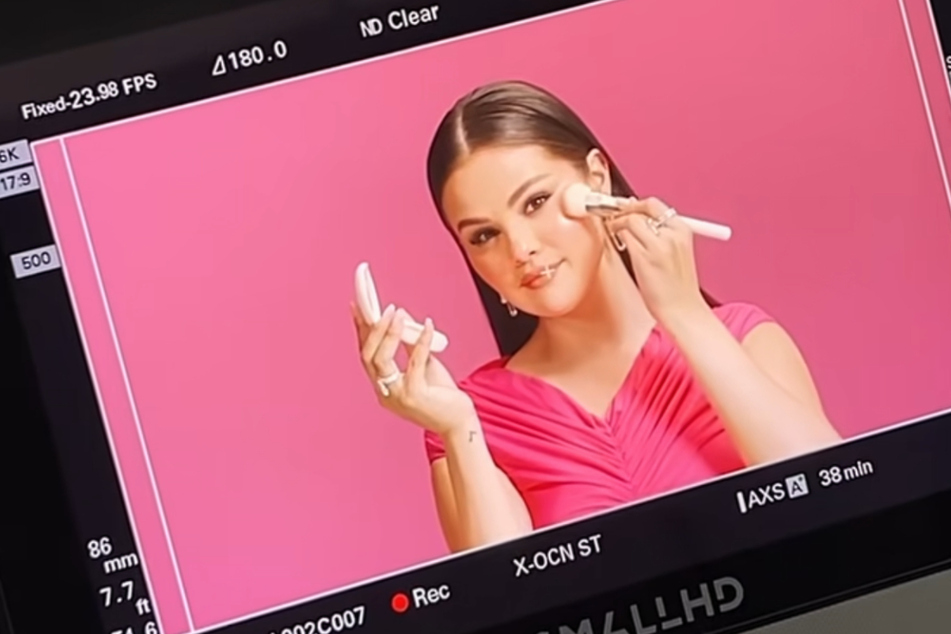 Selena Gomez showed off the latest product from Rare Beauty in a new Instagram post.