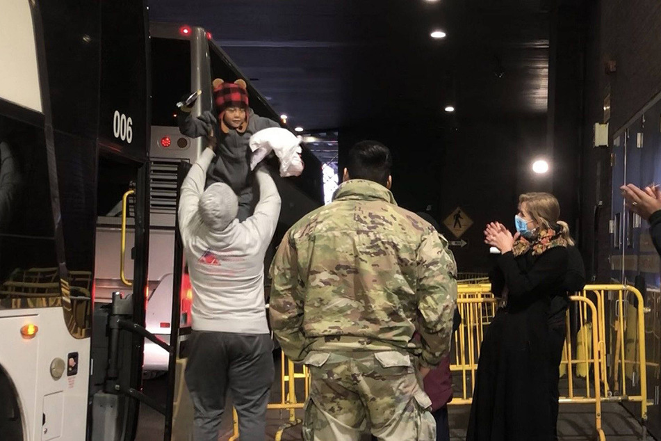 Migrants sent on harrowing five-day bus ride from Texas to New York amid winter storm