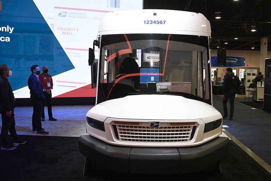 USPS under fire for replacement mail trucks that are a climate disaster