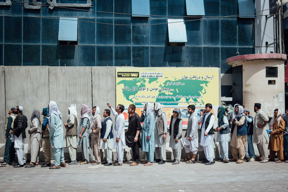 Protesters in Kabul call on US to release Afghanistan's frozen assets
