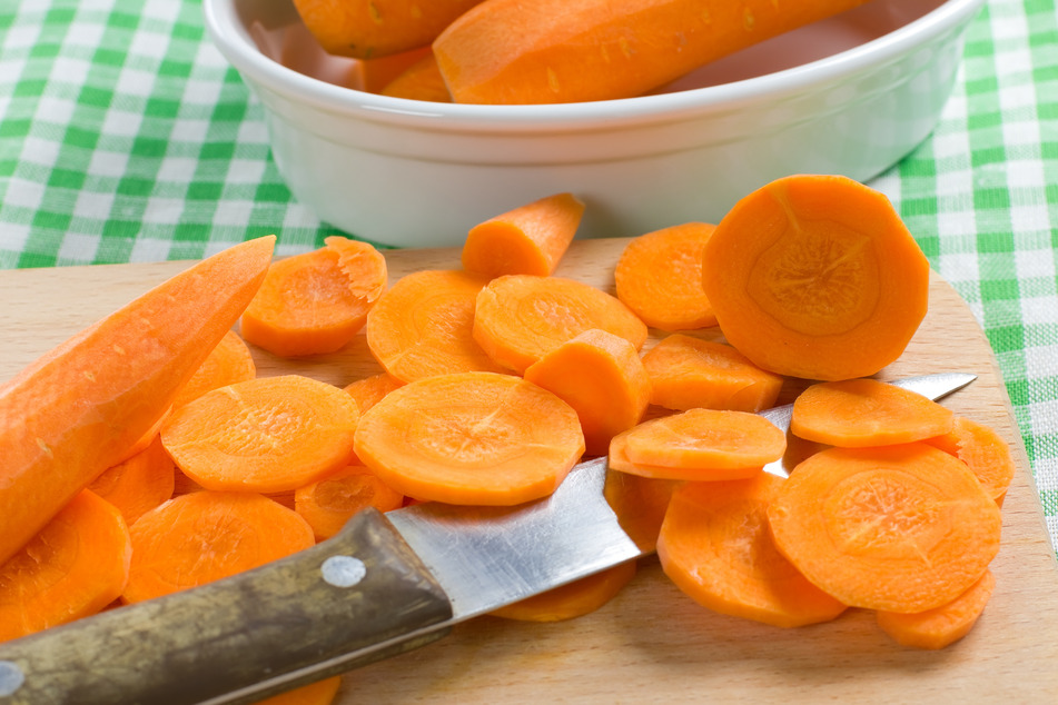 To cook Moroccan carrot soup for cats with diarrhea, you should peel and chop the carrots beforehand.