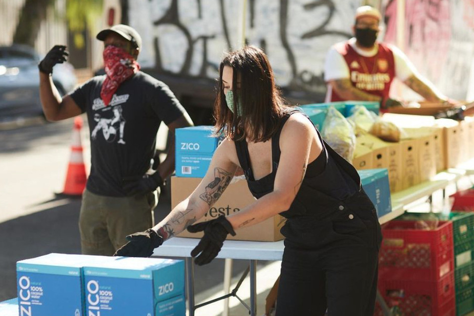 LA nonprofit feeds 1,300 undocumented families during the pandemic