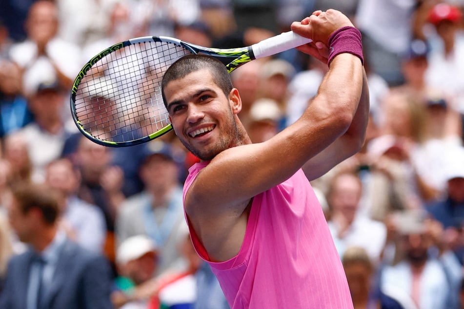 Carlos Alcaraz powered into the US Open semifinals on Tuesday, taking down Jiri Lehecka in three sets.