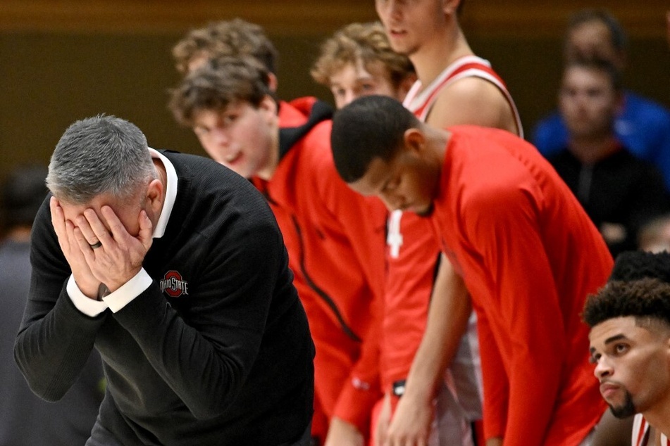College basketball fans call for major coaching change-ups amid teams' losing streaks