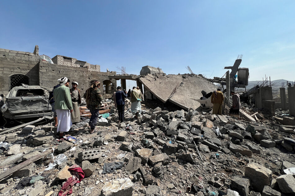 US strikes over 100 targets in Yemen amid campaign against Houthis