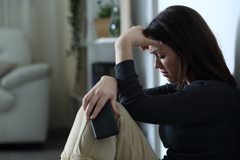 Eating disorder helpline workers replaced by chatbot after unionizing