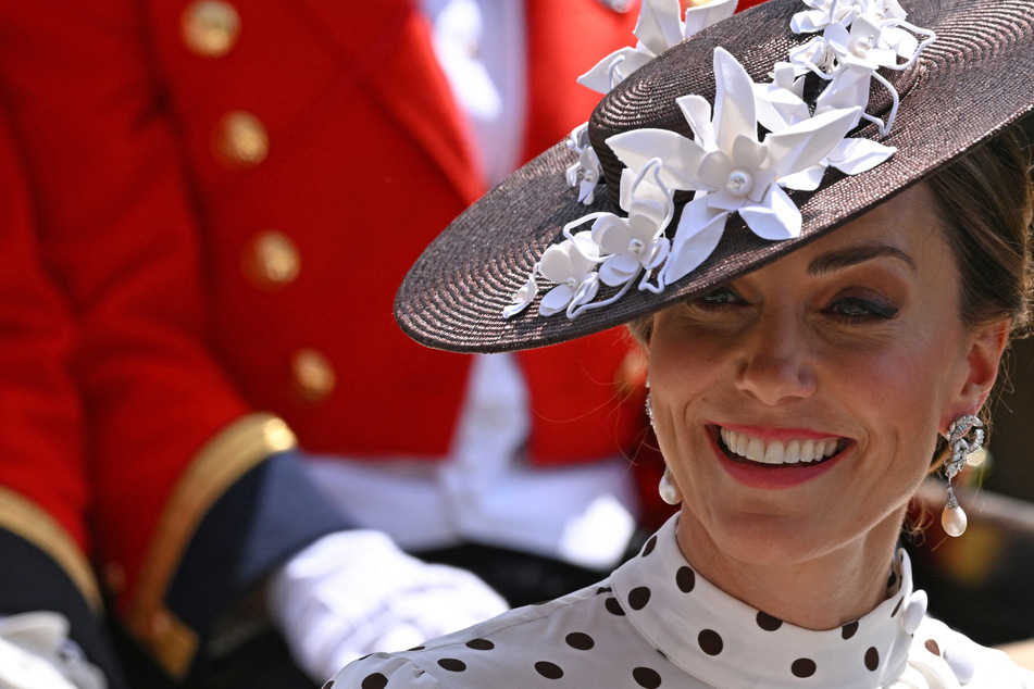 The British royals are said to have employed a special team of doctors to perform Kate Middleton's January abdominal surgery.