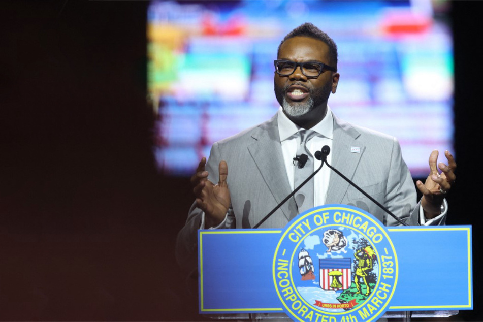 Chicago mayor signs landmark executive order to create reparations task force