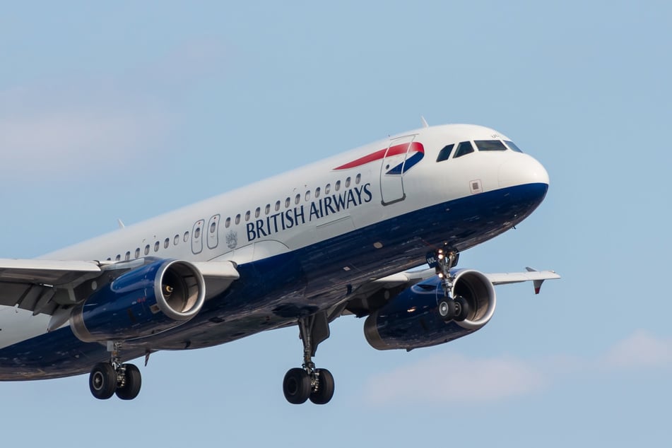 US to require negative virus test from UK air arrivals