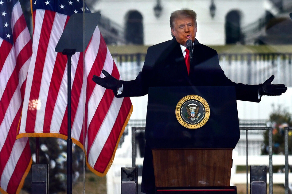 Pelosi: House to proceed Monday with steps to impeach Trump