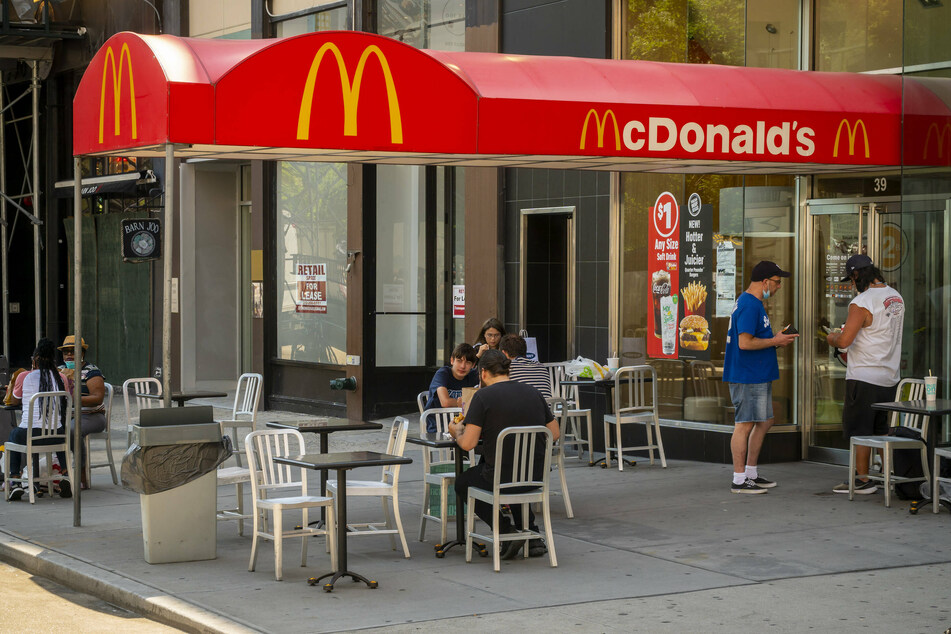NYC to protect fast food workers from being fired without reason