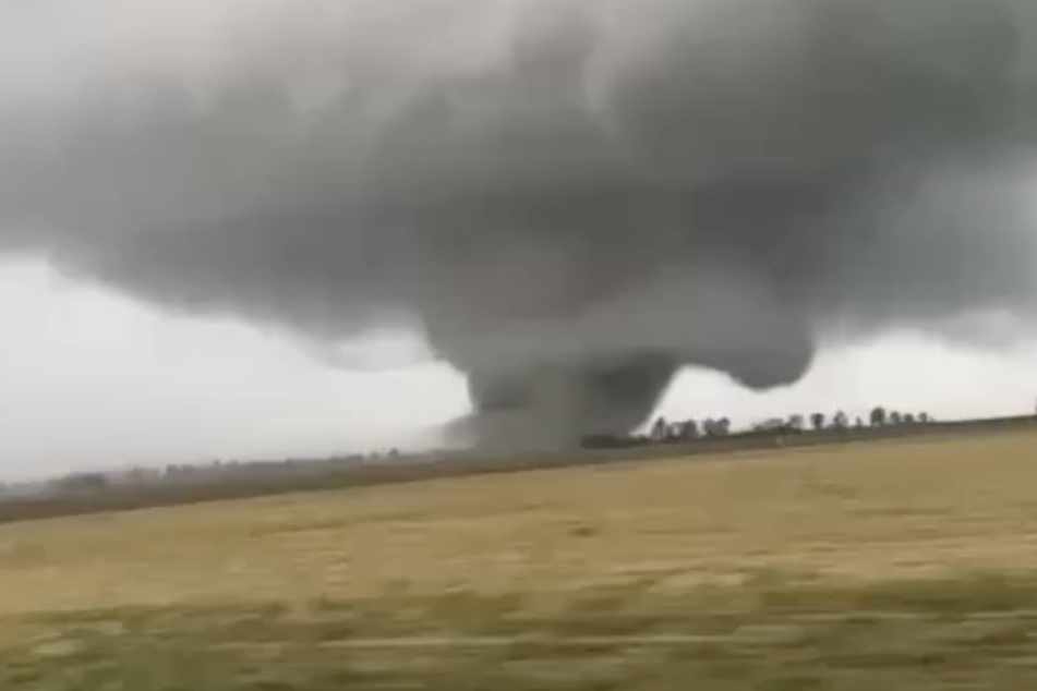 Deadly storms and tornadoes hit Arkansas and other states across the US South and Midwest on Wednesday.