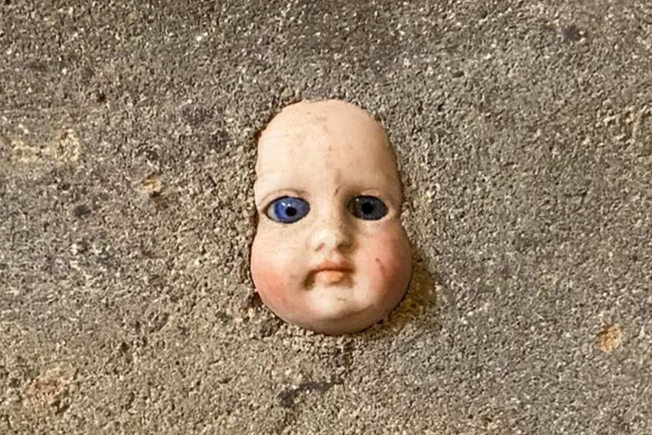 Facing the wall: new homeowner's disturbing discovery goes viral