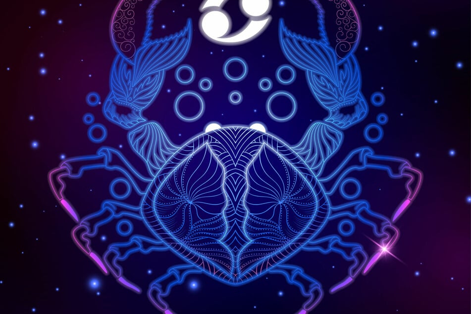 Dive into your free monthly horoscope for Cancer in December 2022!