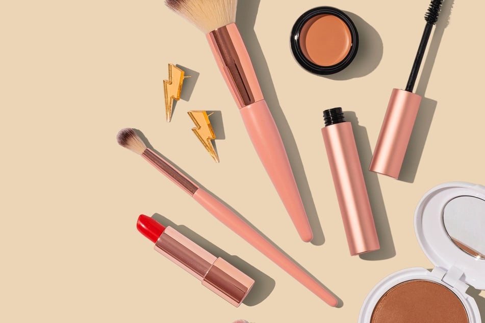 Today's Joke of the Day is makeup mania.