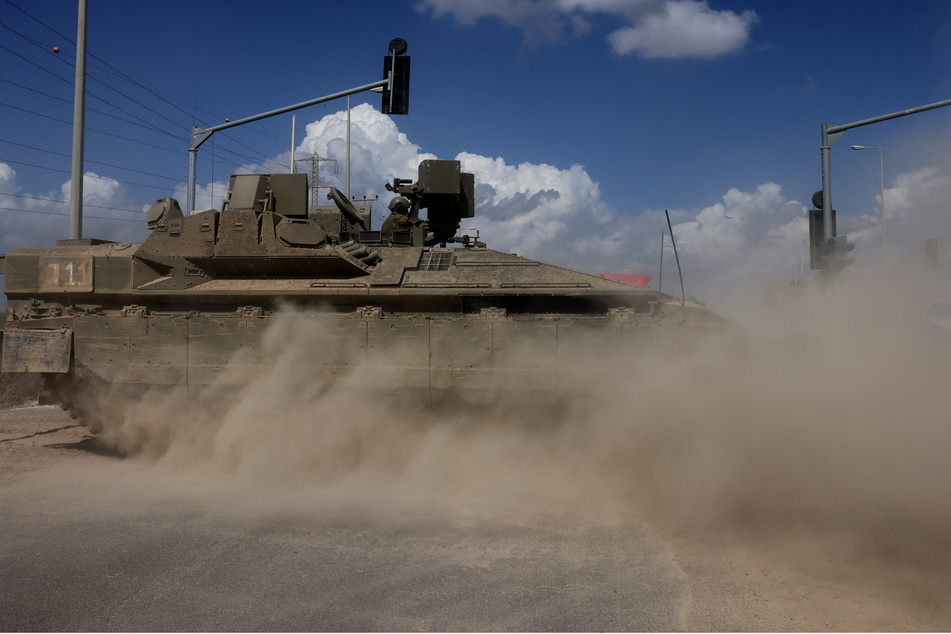 US offers nationals evacuation from Israel by ship