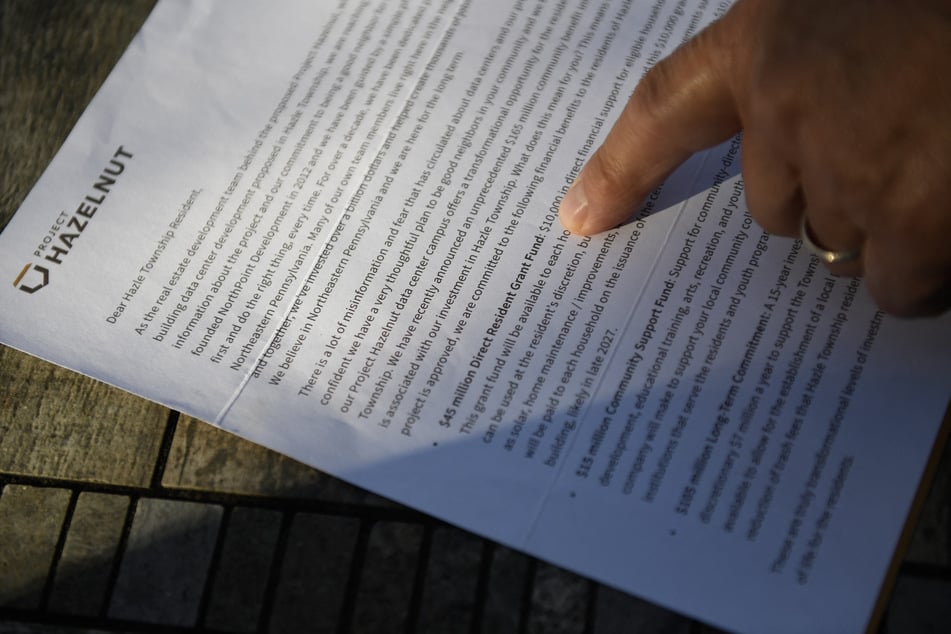 Ed Negra shows a letter sent by the developer of the proposed data center called "Project Hazelnut" on October 6, 2026.